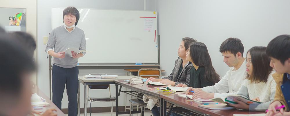 中級:日本語の運用能力を高め、自然なコミュニケーションができるようにしています。